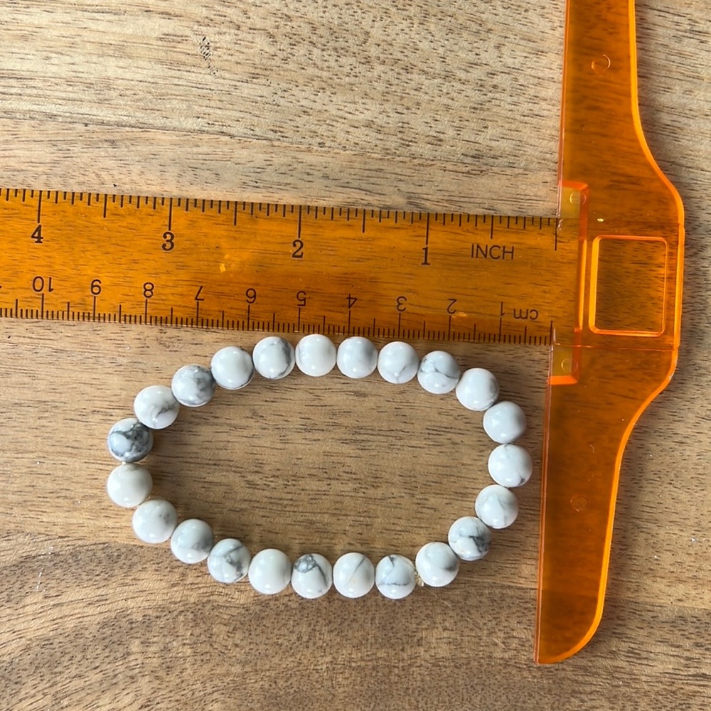 Howlite Bracelet - Picture 3 of 3